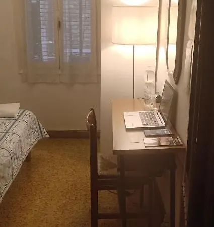 Renato House منزل للإقامة *