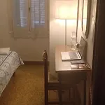 Renato House Homestay szállás *